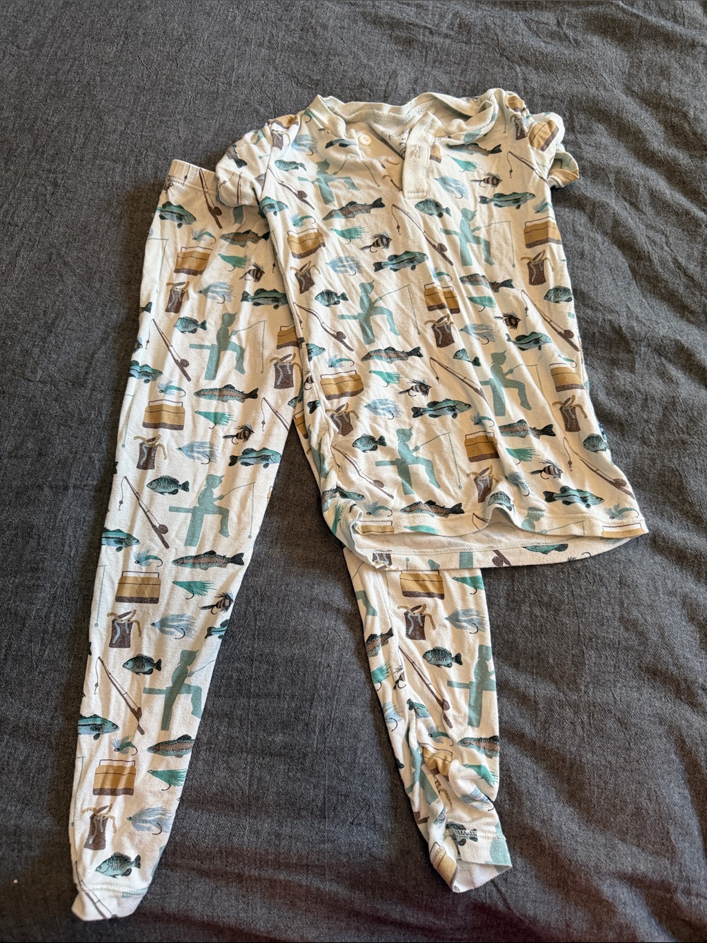 Kids Cream Fishing Print Pajama Set Fits Small 3t
